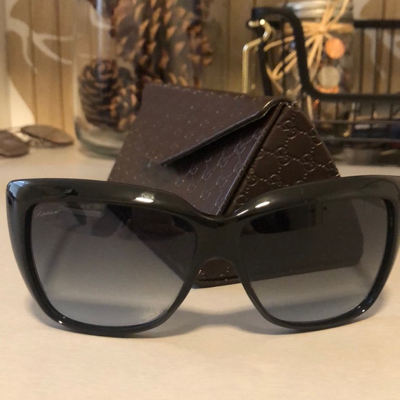 Gucci timeless black sunglasses - Picture 1 of 9